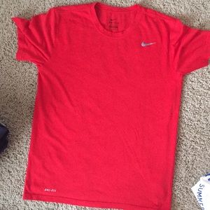 Men’s dri-fit Nike tip